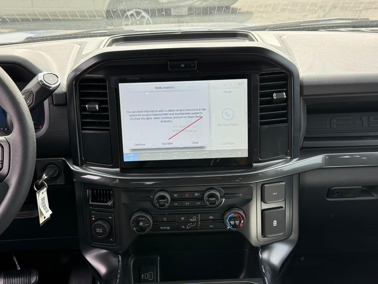 Ford F-150 Vehicle Full-screen Gallery Image 08