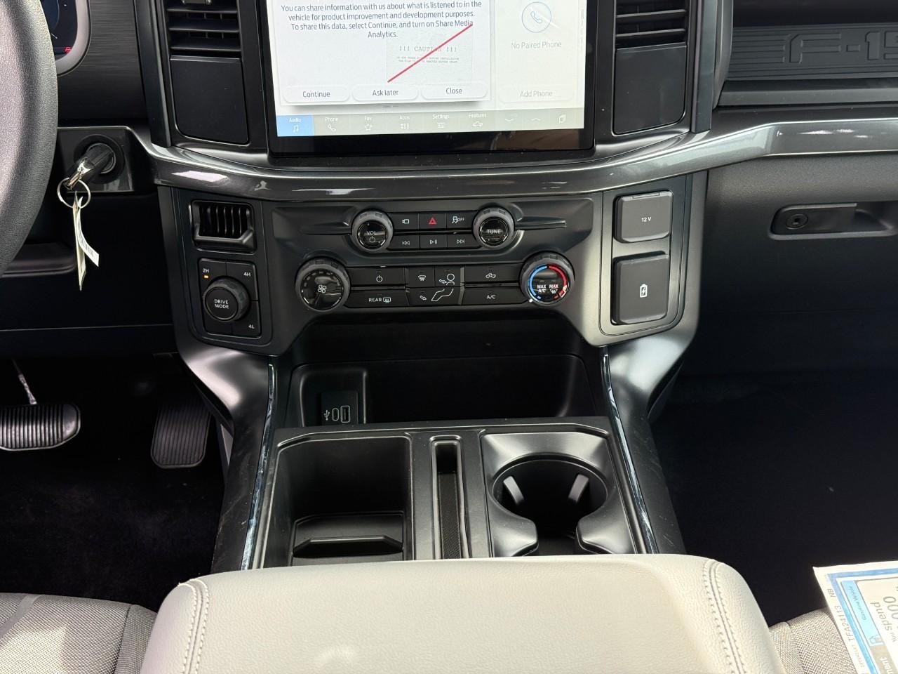 Ford F-150 Vehicle Full-screen Gallery Image 09