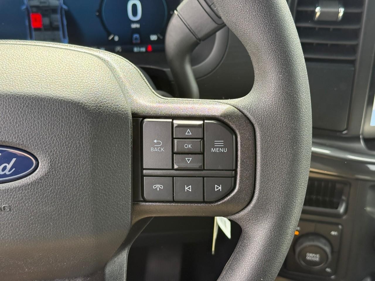 Ford F-150 Vehicle Full-screen Gallery Image 14