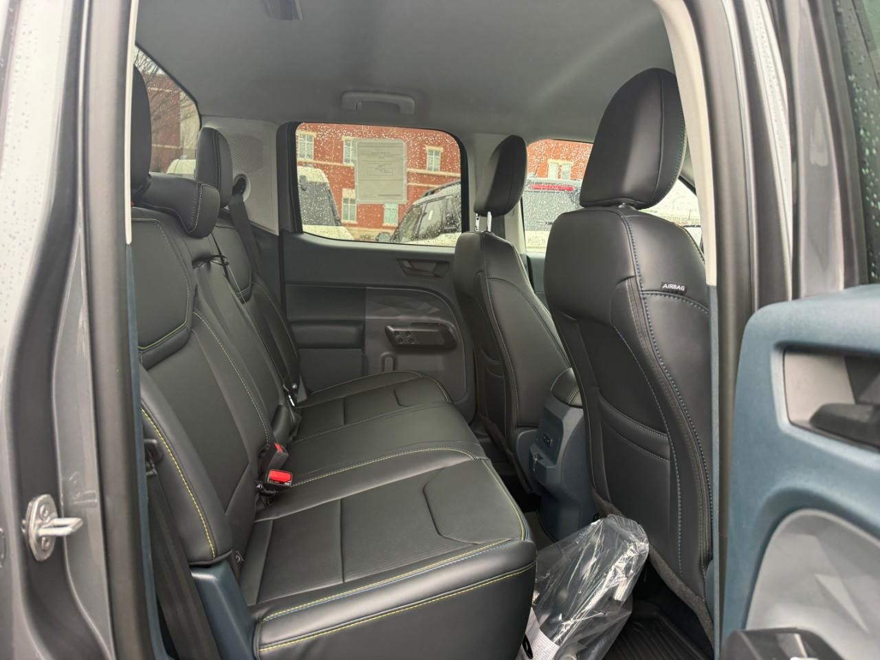 Ford Maverick Vehicle Full-screen Gallery Image 04