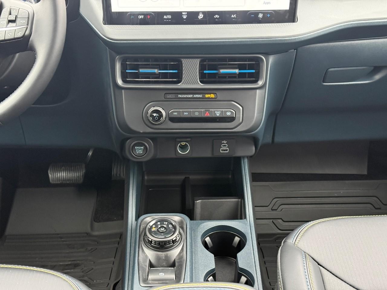 Ford Maverick Vehicle Full-screen Gallery Image 08