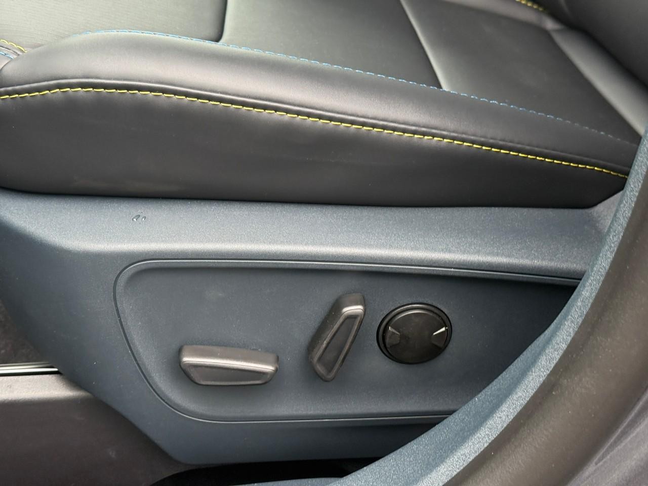 Ford Maverick Vehicle Full-screen Gallery Image 11