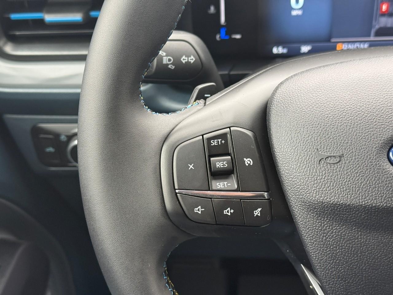 Ford Maverick Vehicle Full-screen Gallery Image 12