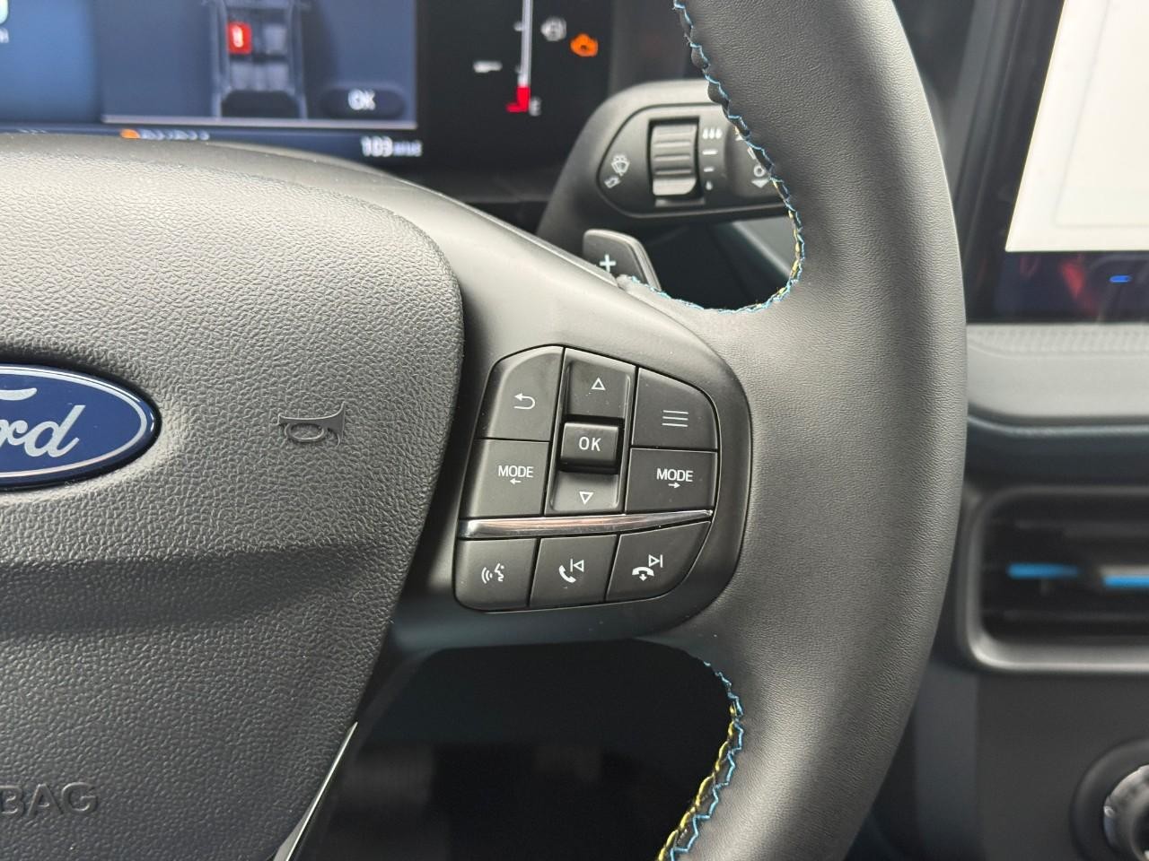 Ford Maverick Vehicle Full-screen Gallery Image 13