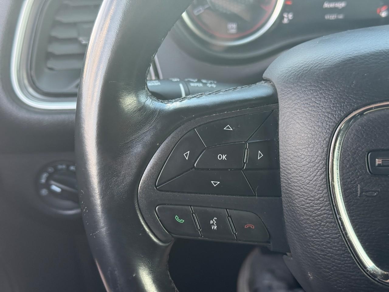 Dodge Challenger Vehicle Full-screen Gallery Image 15