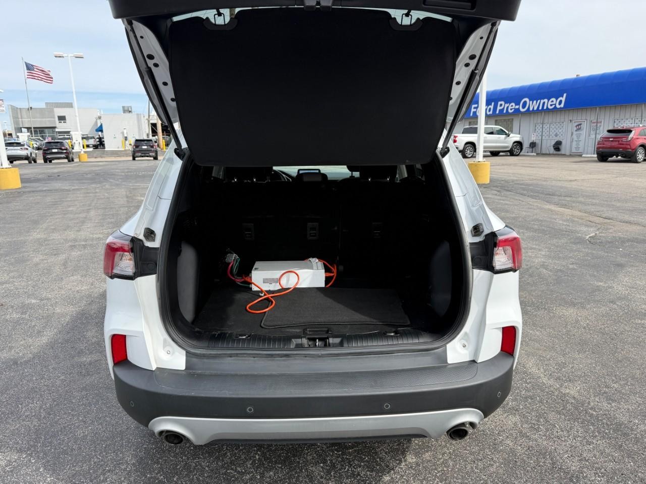 Ford Escape Vehicle Full-screen Gallery Image 07