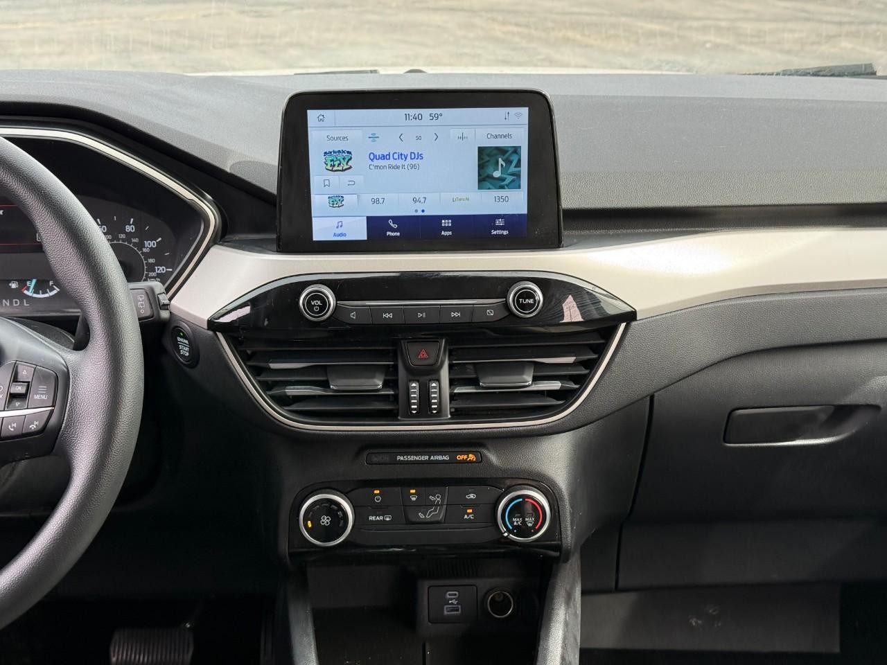 Ford Escape Vehicle Full-screen Gallery Image 13