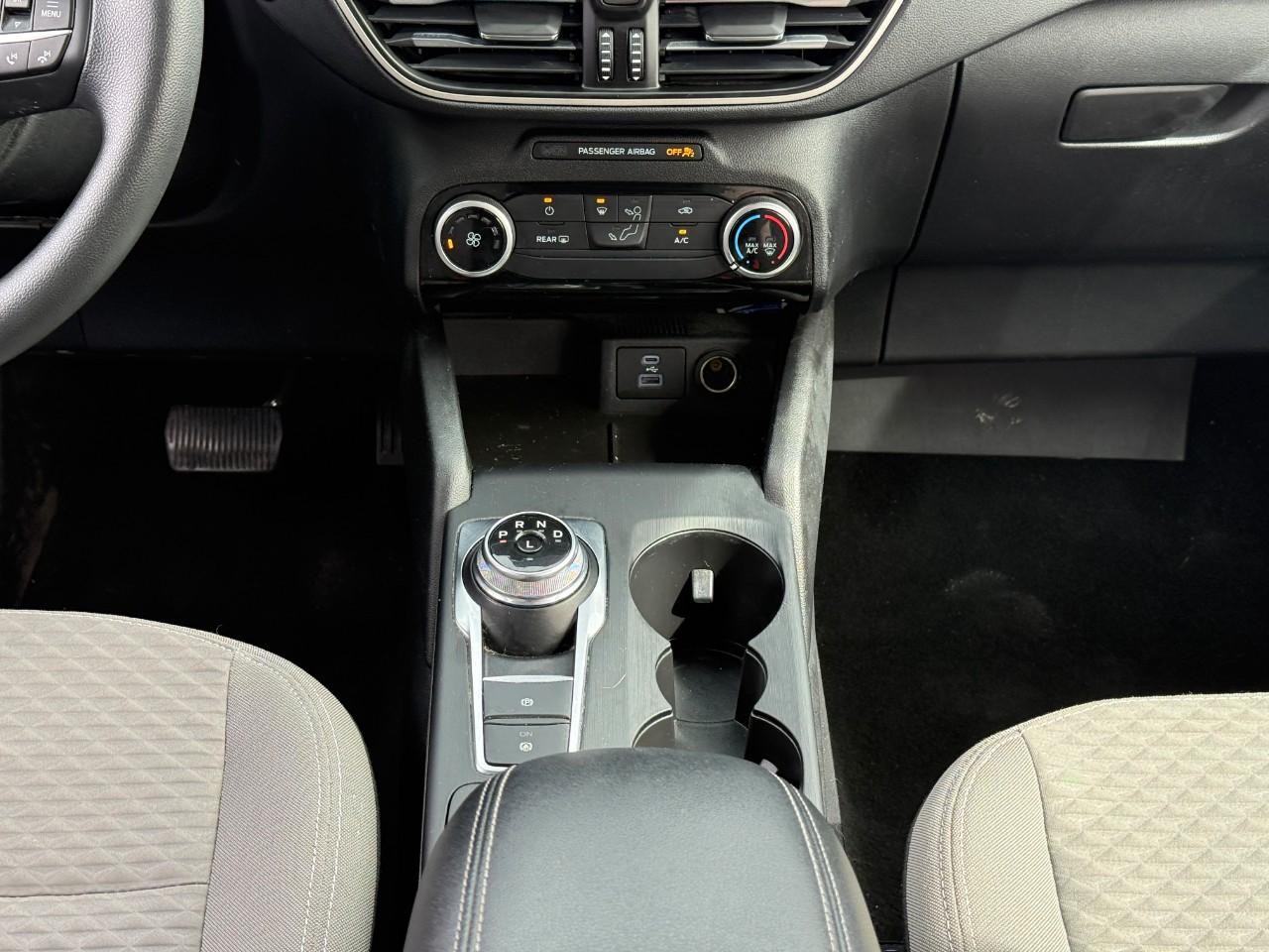 Ford Escape Vehicle Full-screen Gallery Image 15