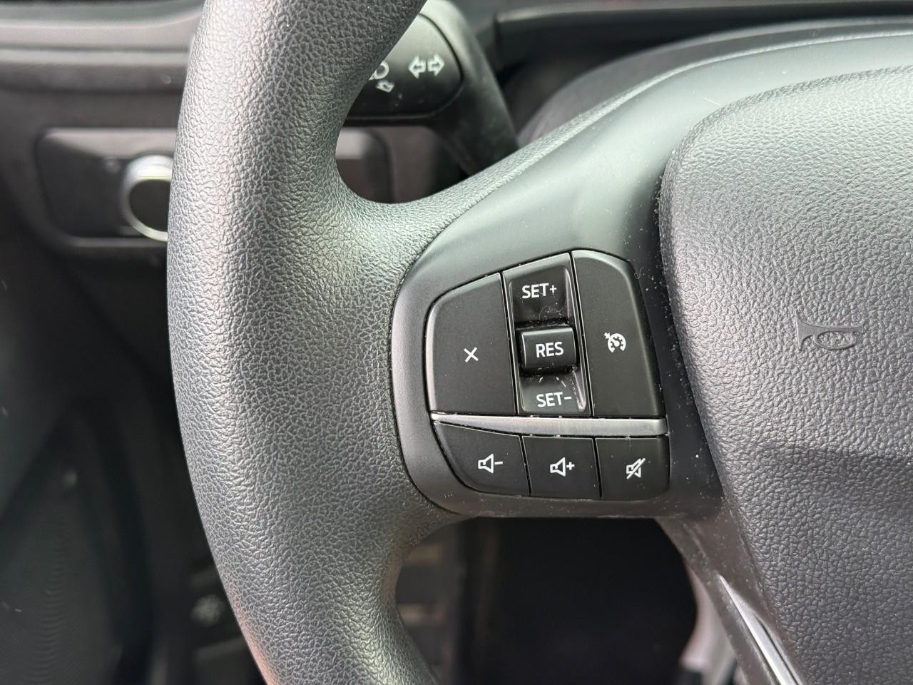 Ford Escape Vehicle Full-screen Gallery Image 20