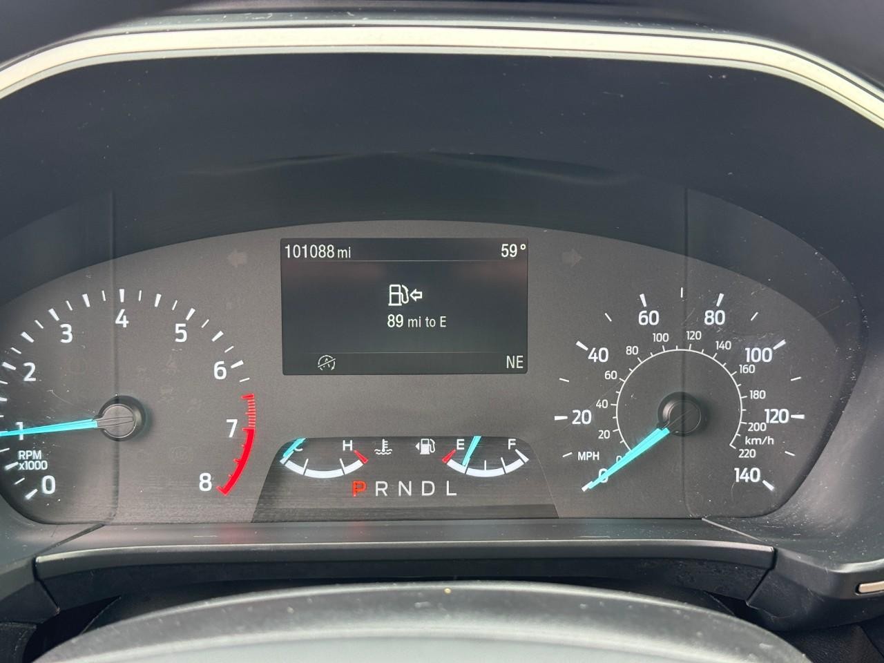 Ford Escape Vehicle Full-screen Gallery Image 22