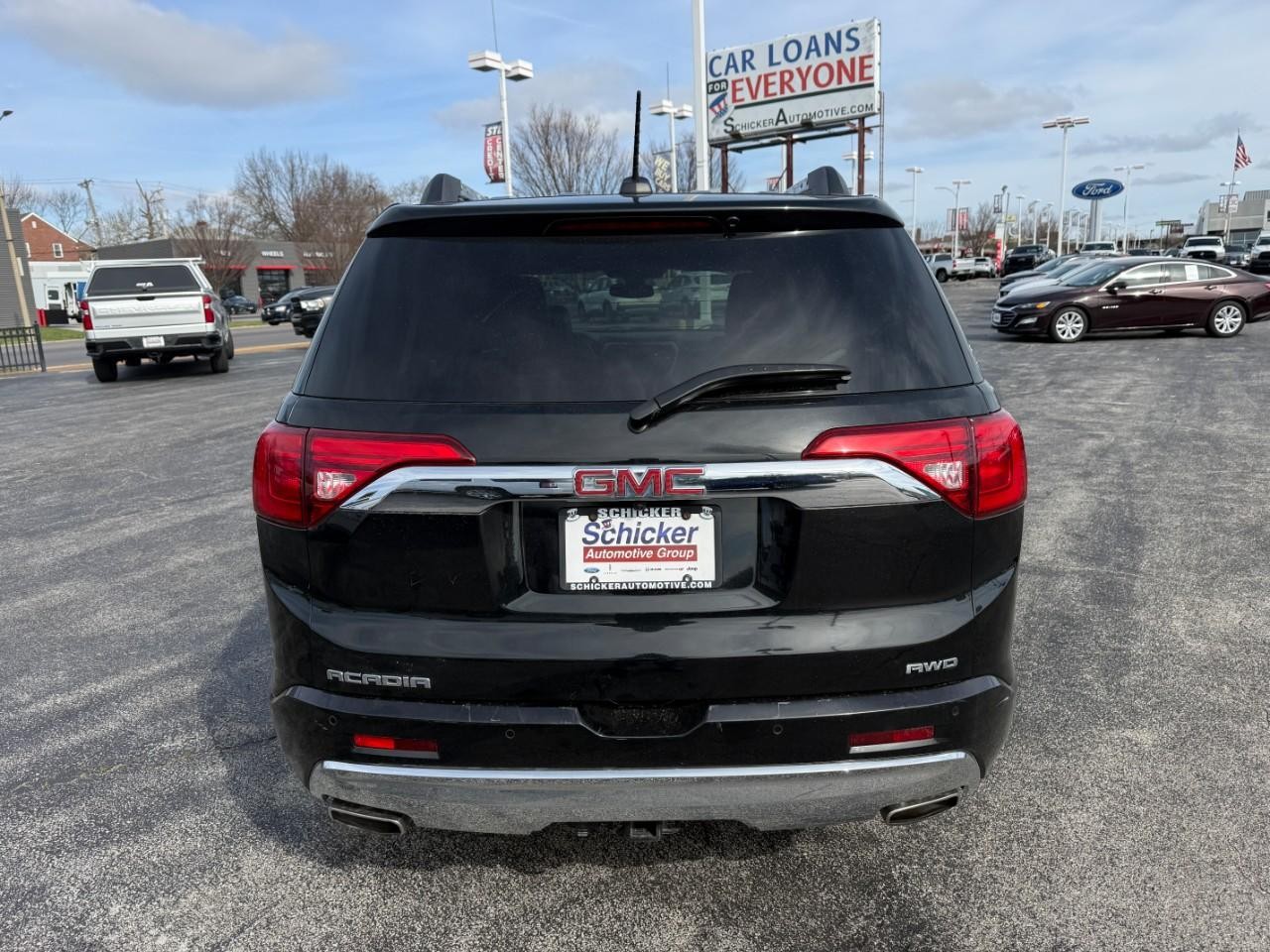 GMC Acadia Vehicle Full-screen Gallery Image 08