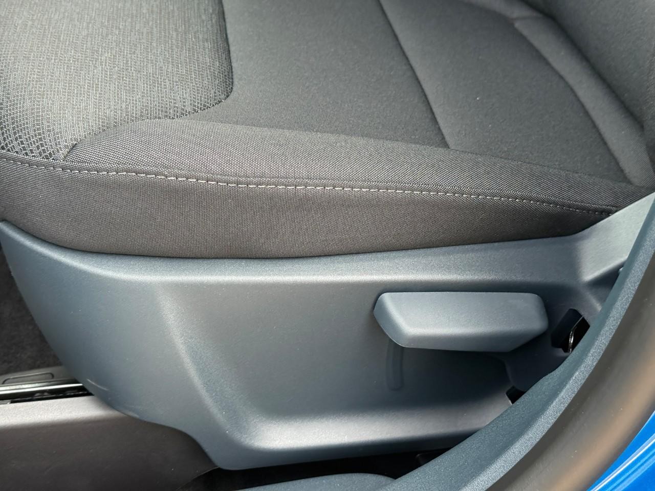 Ford Maverick Vehicle Full-screen Gallery Image 07