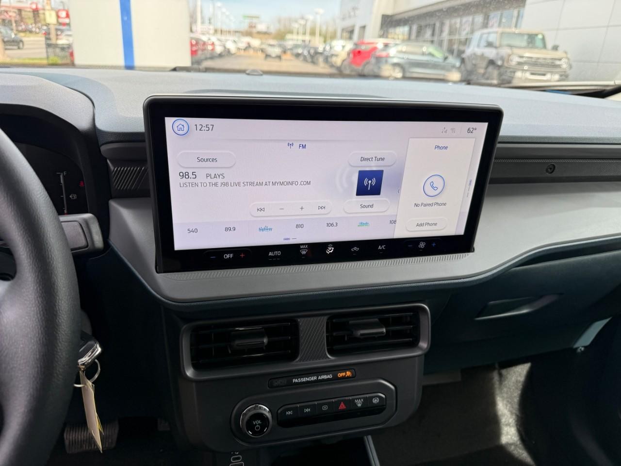 Ford Maverick Vehicle Full-screen Gallery Image 11