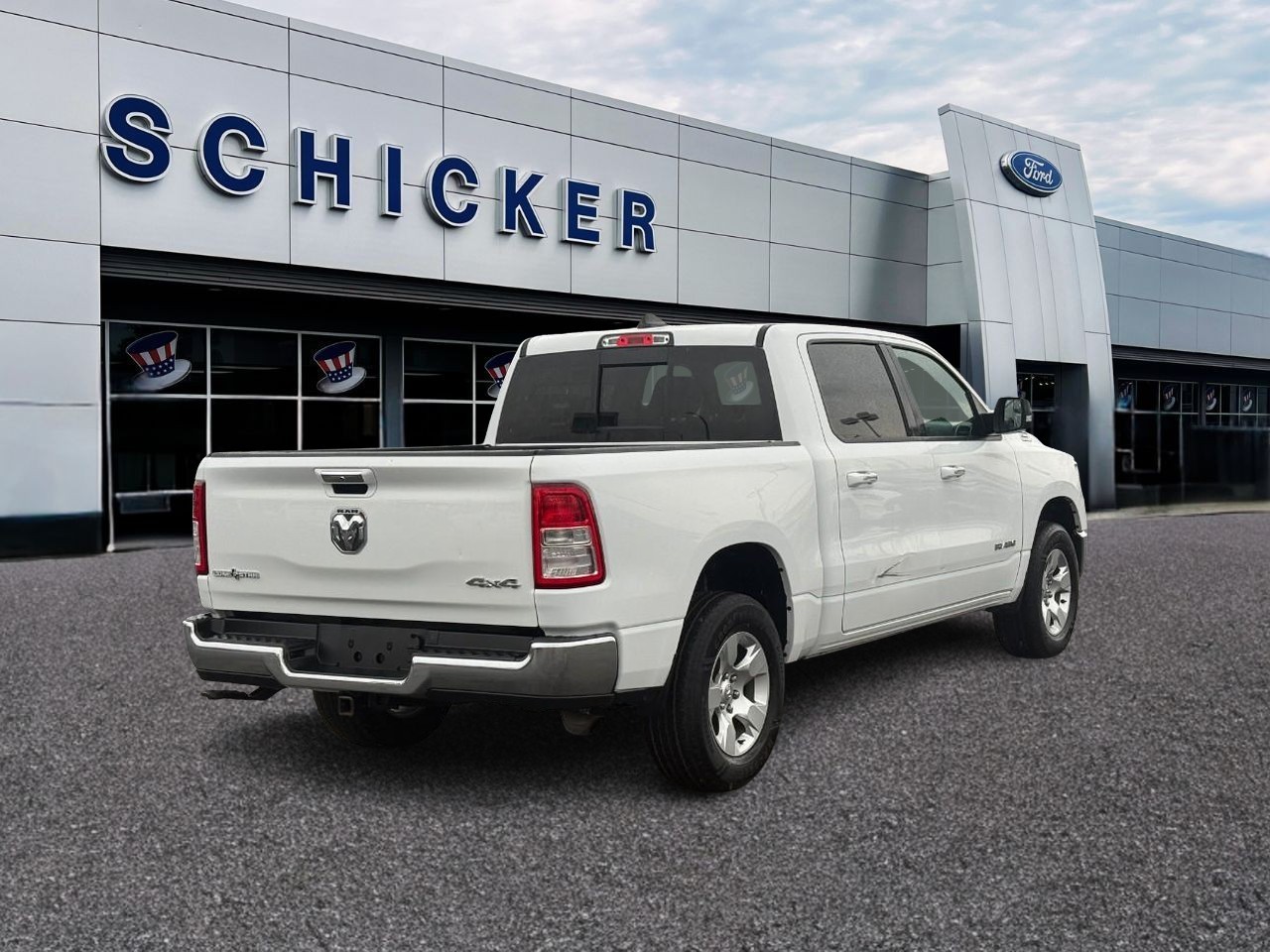 Ram 1500 Vehicle Full-screen Gallery Image 02