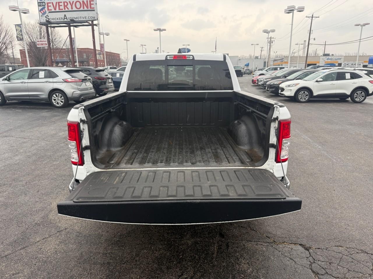 Ram 1500 Vehicle Full-screen Gallery Image 07