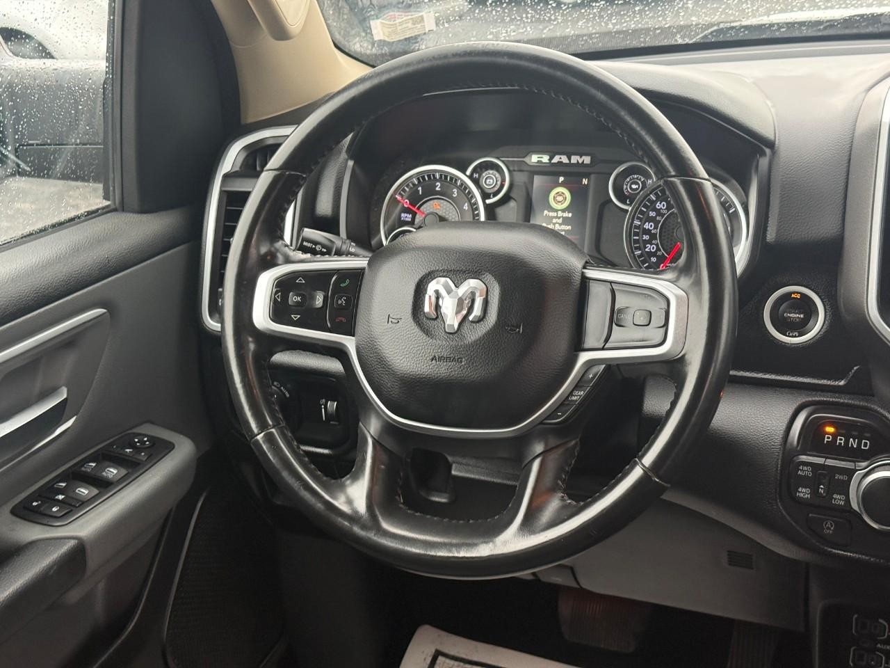 Ram 1500 Vehicle Full-screen Gallery Image 12