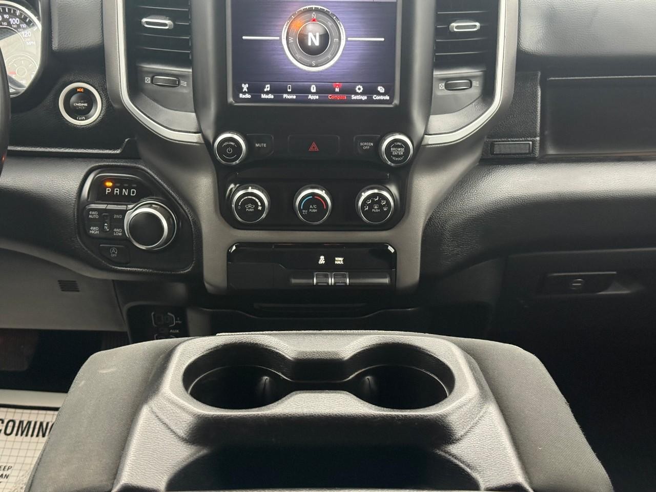 Ram 1500 Vehicle Full-screen Gallery Image 14