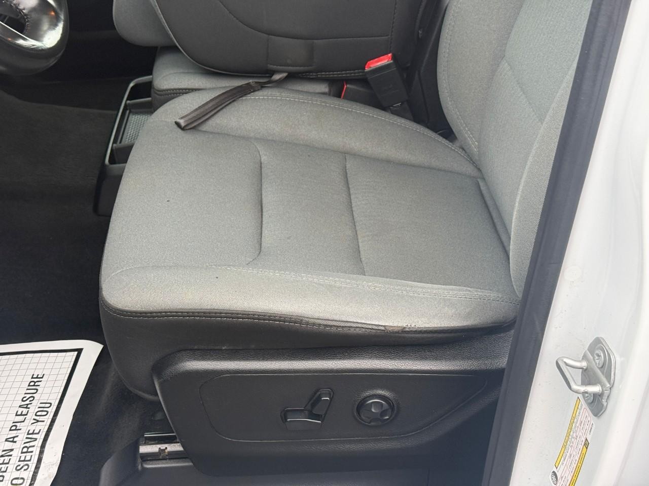 Ram 1500 Vehicle Full-screen Gallery Image 16