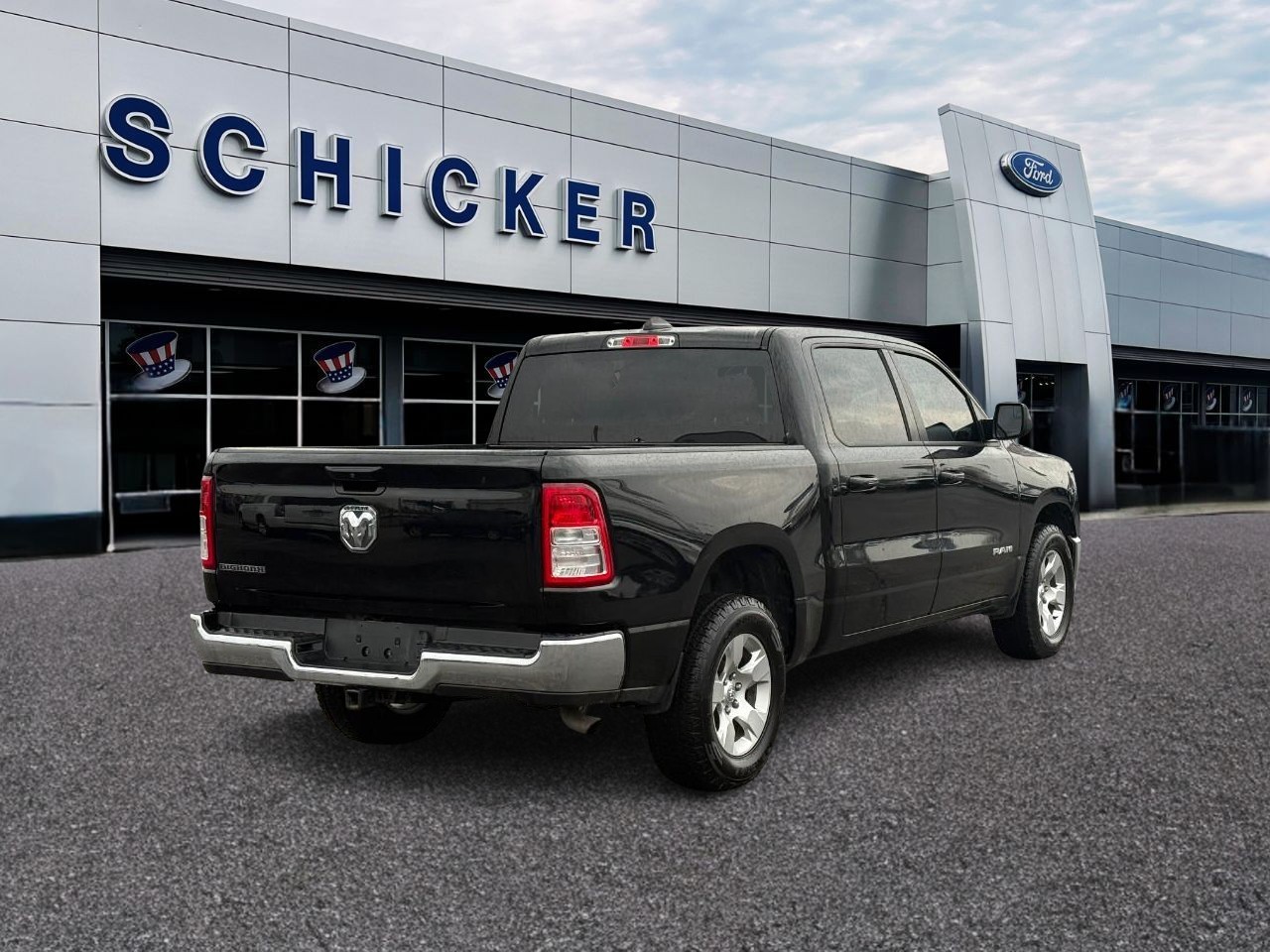 Ram 1500 Vehicle Full-screen Gallery Image 02