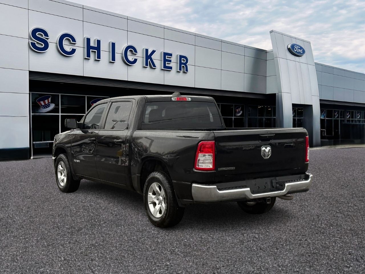 Ram 1500 Vehicle Full-screen Gallery Image 03