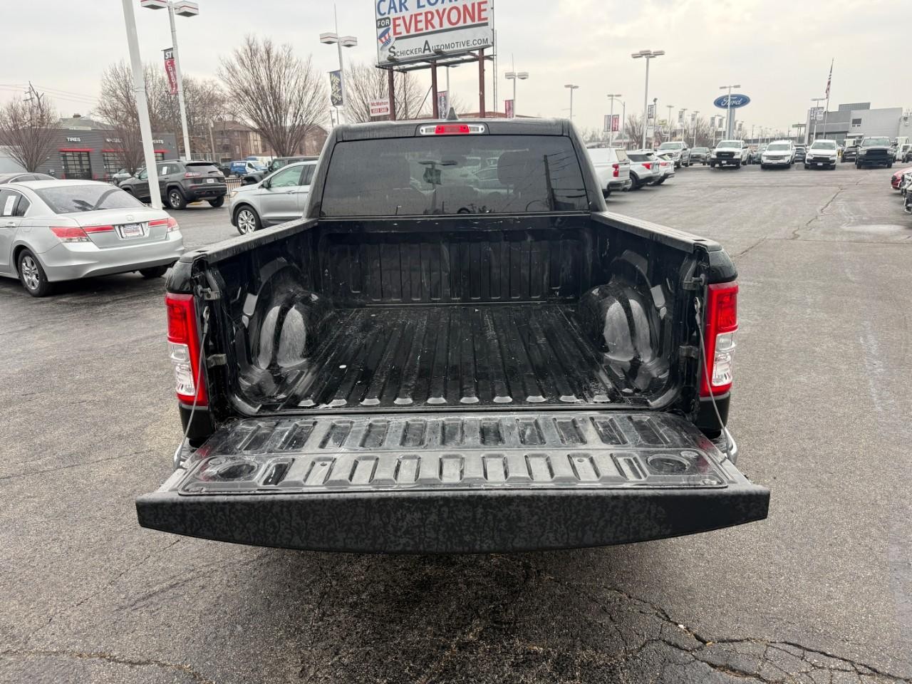 Ram 1500 Vehicle Full-screen Gallery Image 07