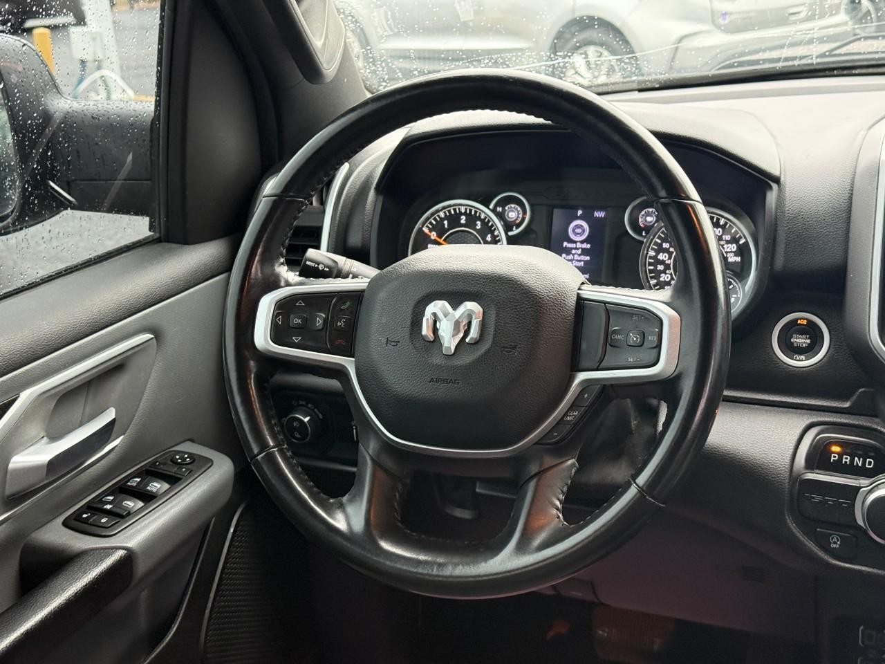 Ram 1500 Vehicle Full-screen Gallery Image 11