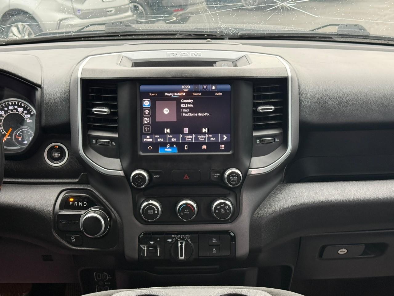 Ram 1500 Vehicle Full-screen Gallery Image 12