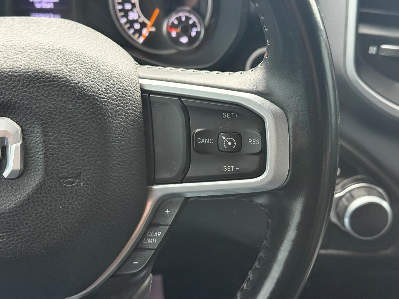 Ram 1500 Vehicle Full-screen Gallery Image 18