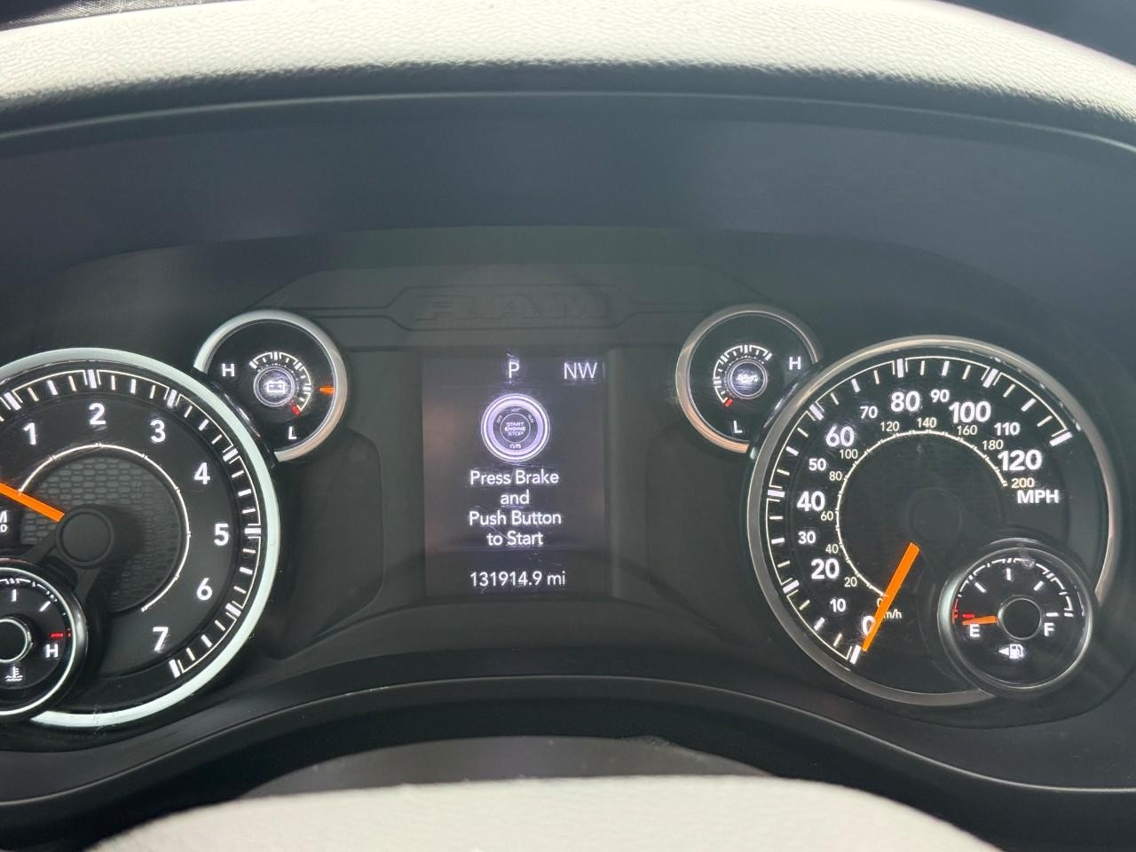 Ram 1500 Vehicle Full-screen Gallery Image 19