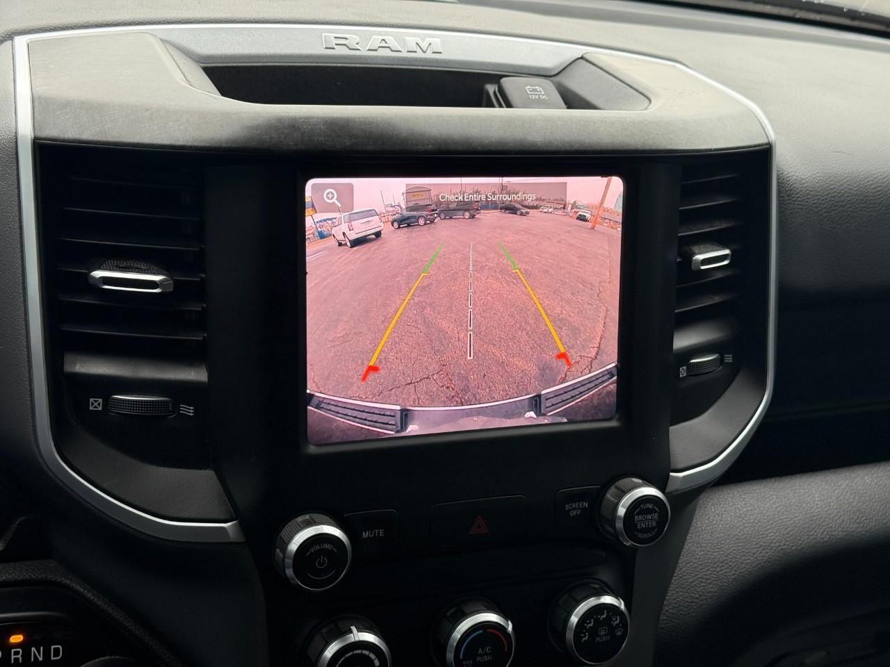 Ram 1500 Vehicle Full-screen Gallery Image 21