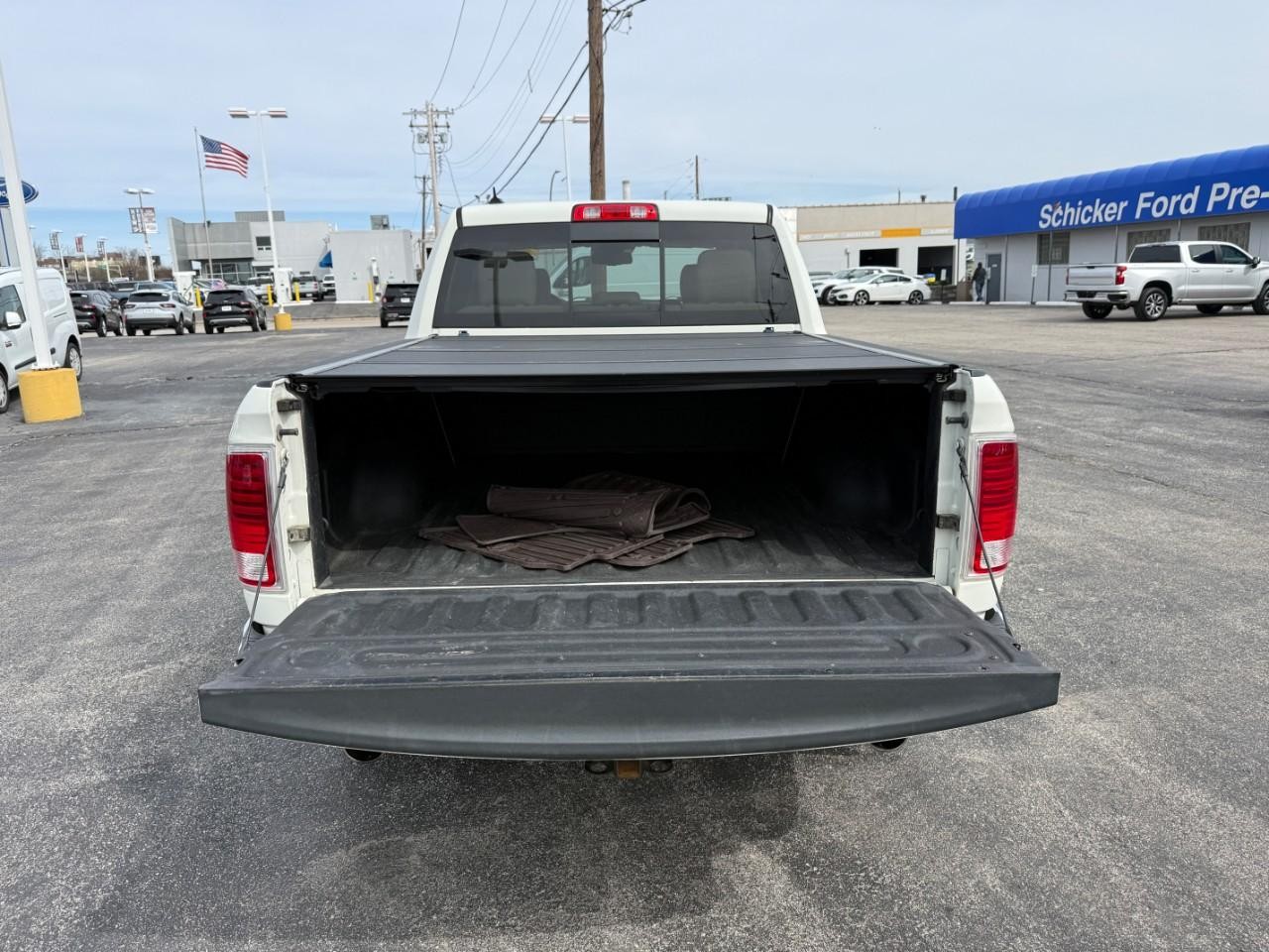 Ram 1500 Vehicle Full-screen Gallery Image 07