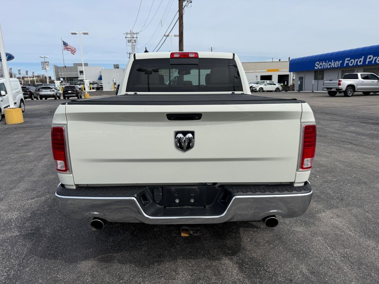 Ram 1500 Vehicle Full-screen Gallery Image 08
