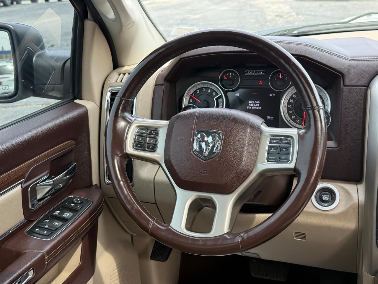 Ram 1500 Vehicle Full-screen Gallery Image 13