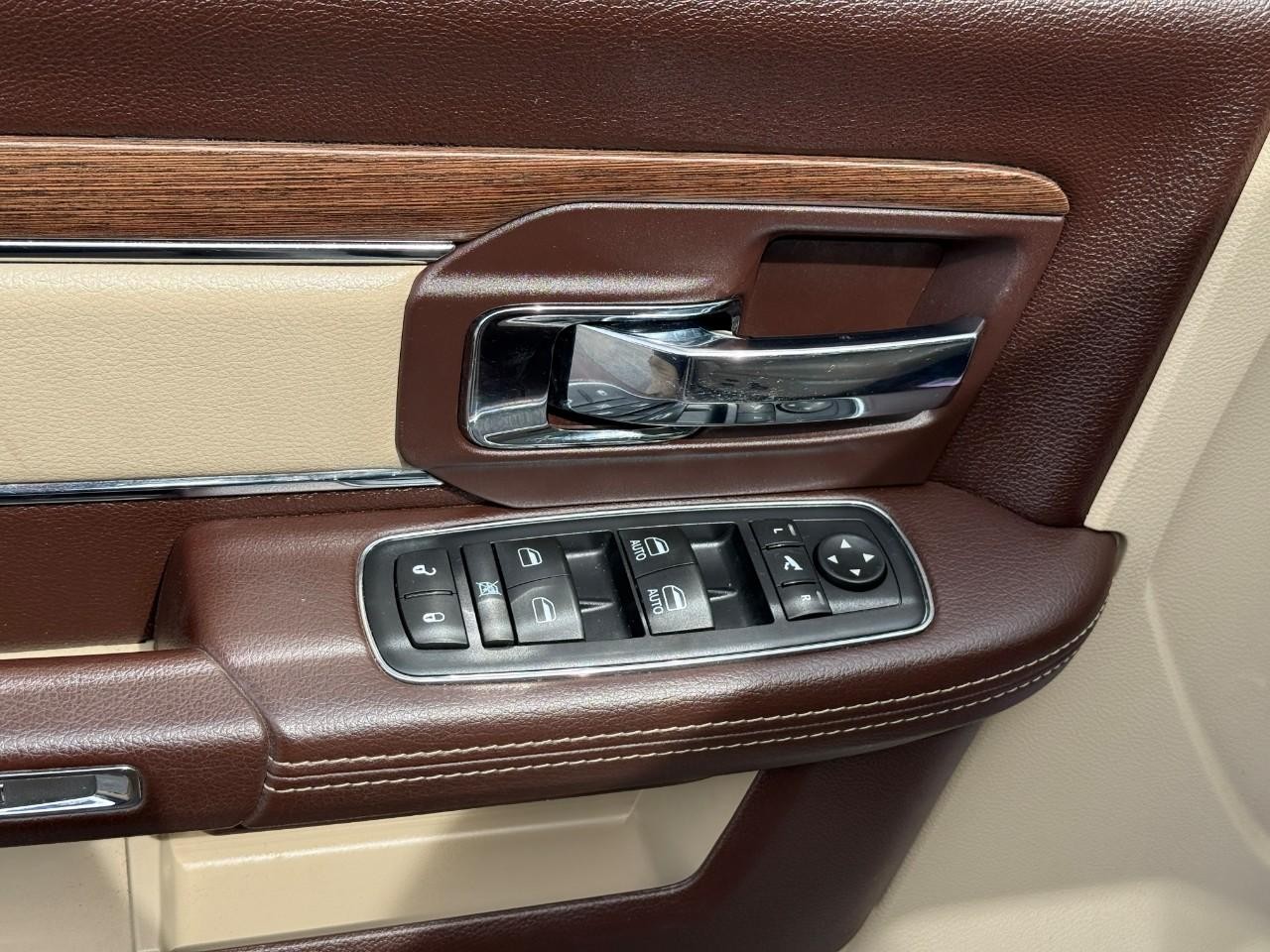 Ram 1500 Vehicle Full-screen Gallery Image 16