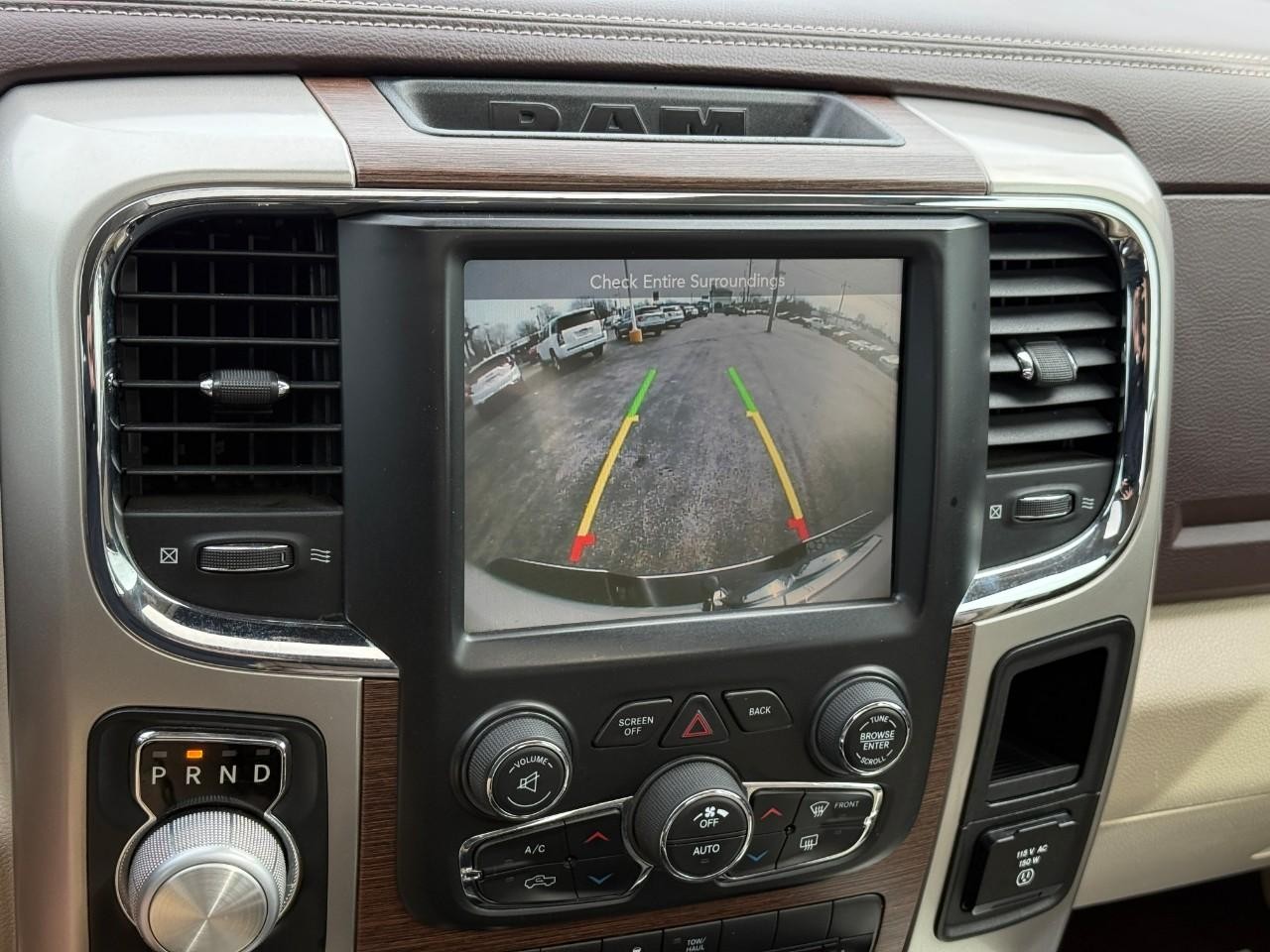 Ram 1500 Vehicle Full-screen Gallery Image 23
