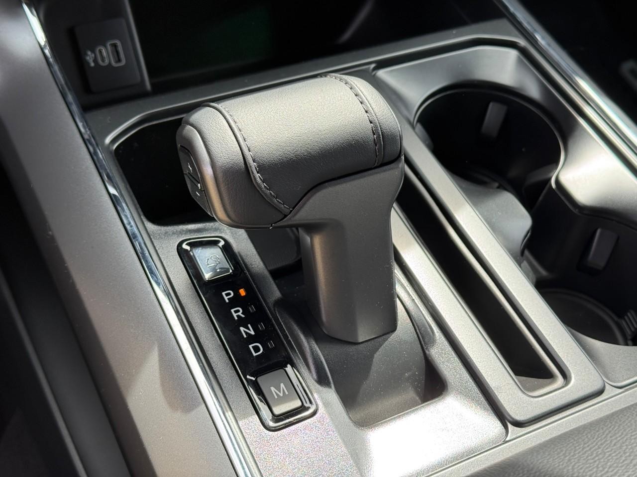 Ford F-150 Vehicle Full-screen Gallery Image 15