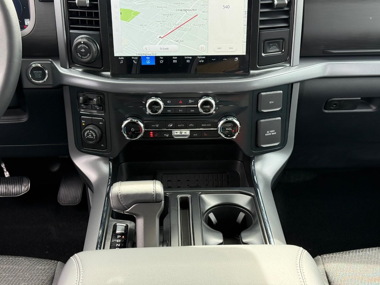 Ford F-150 Vehicle Full-screen Gallery Image 09