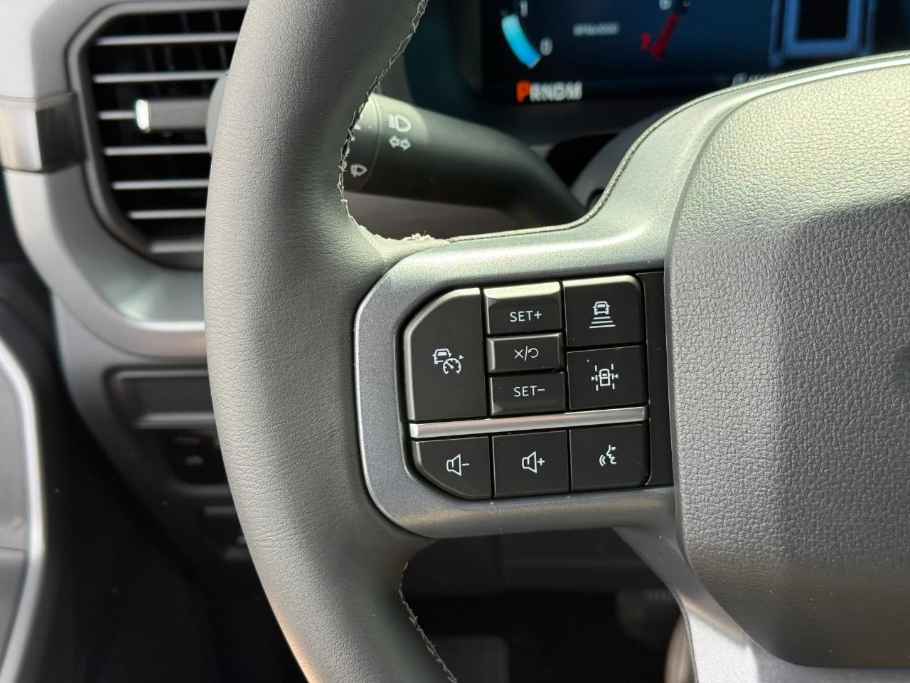 Ford F-150 Vehicle Full-screen Gallery Image 13