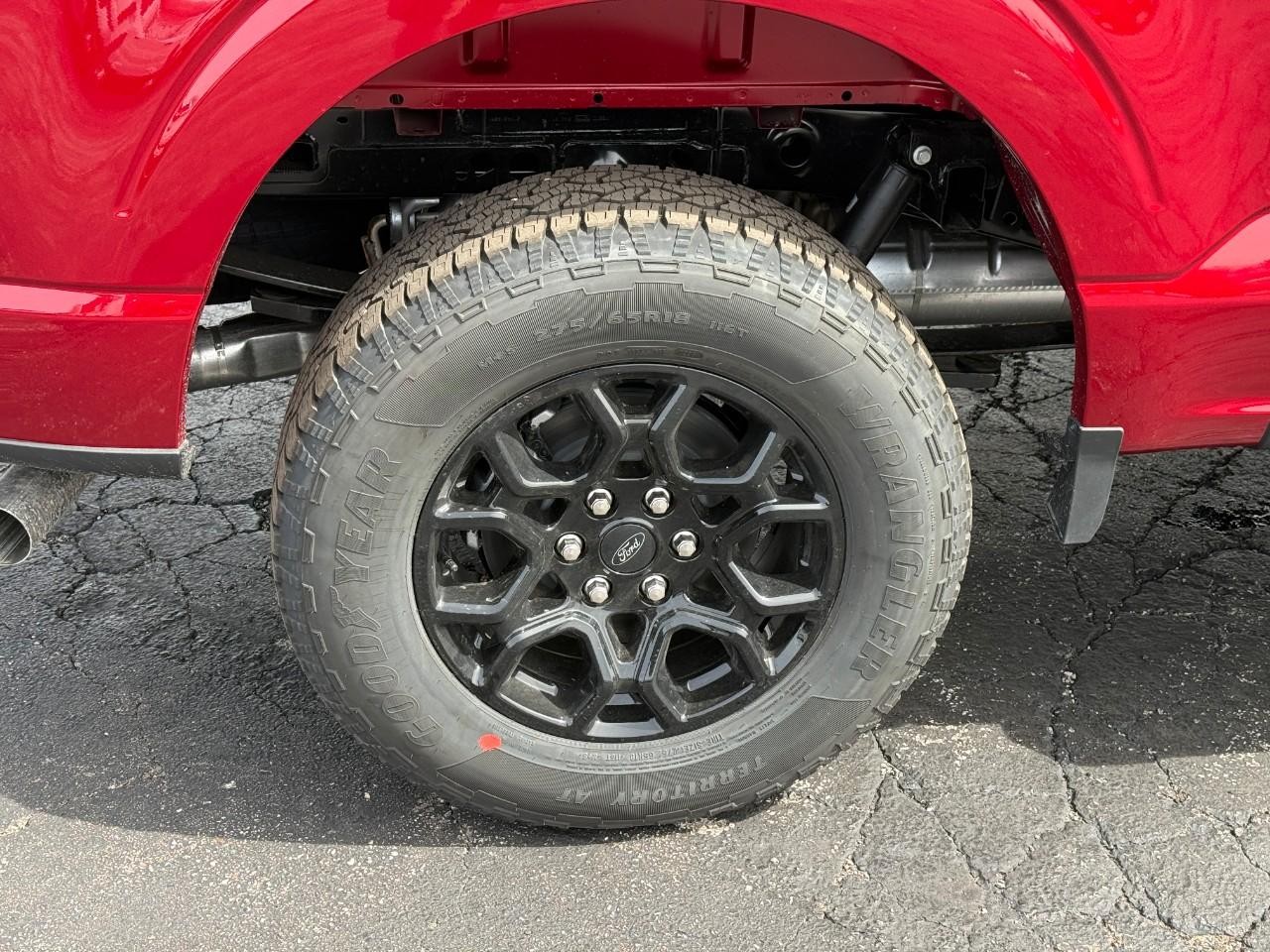 Ford F-150 Vehicle Full-screen Gallery Image 04