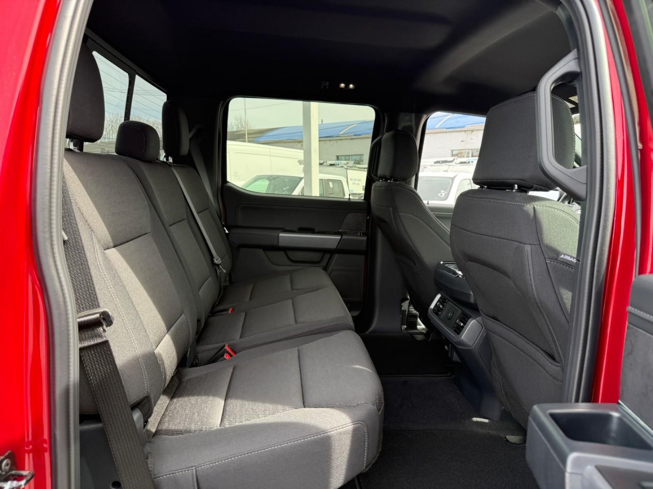 Ford F-150 Vehicle Full-screen Gallery Image 05