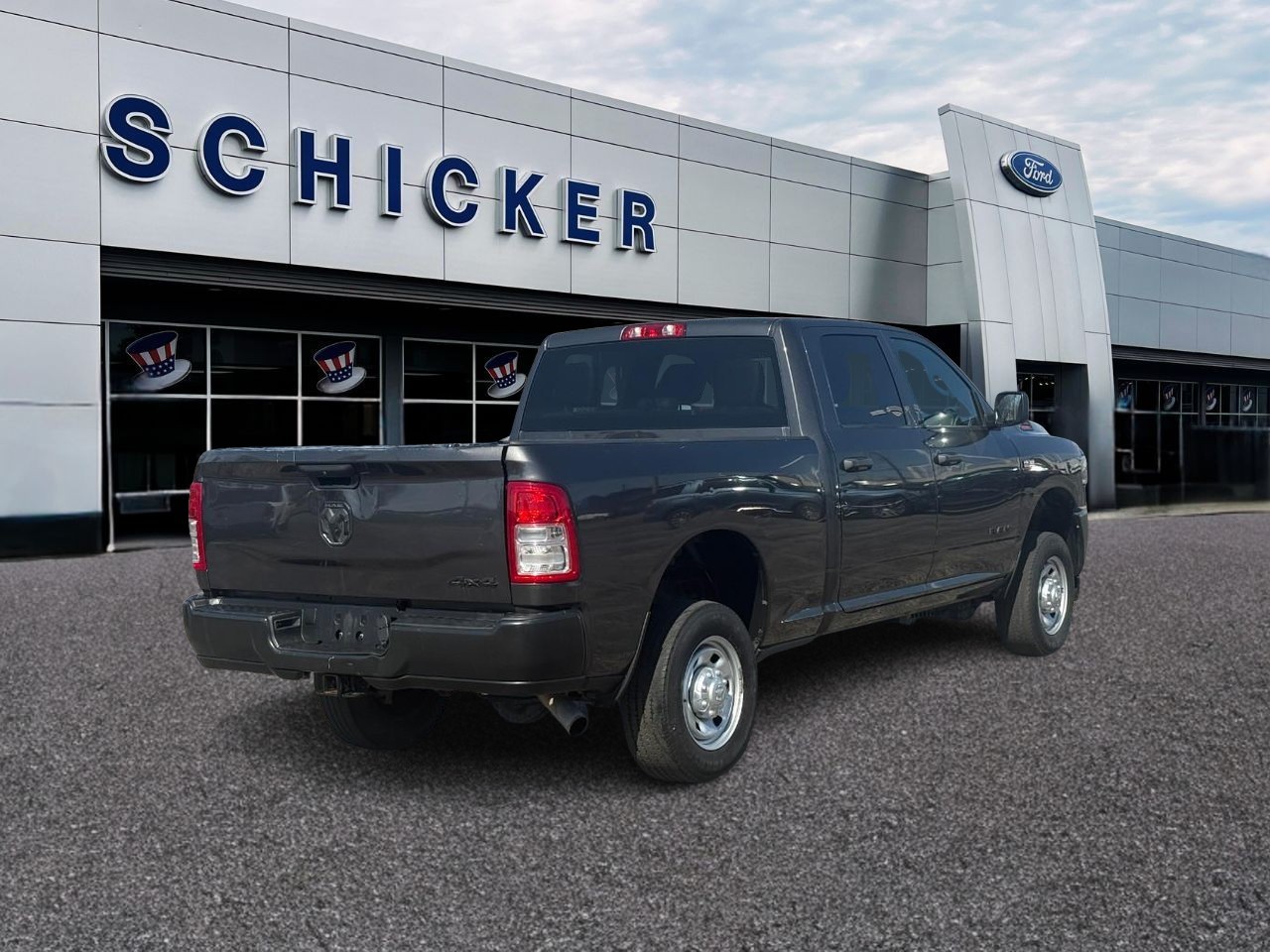 Ram 2500 Vehicle Full-screen Gallery Image 02