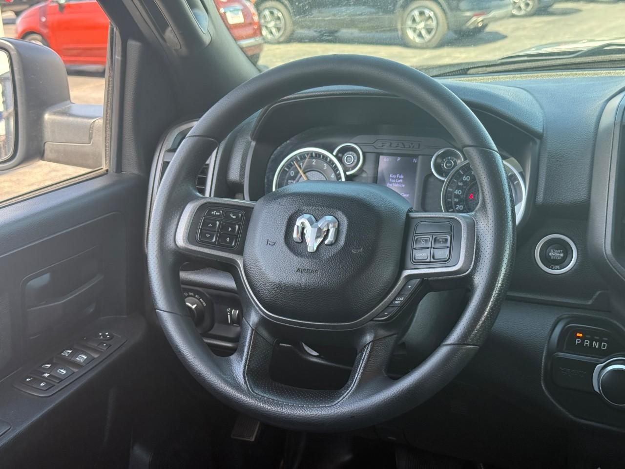 Ram 2500 Vehicle Full-screen Gallery Image 10