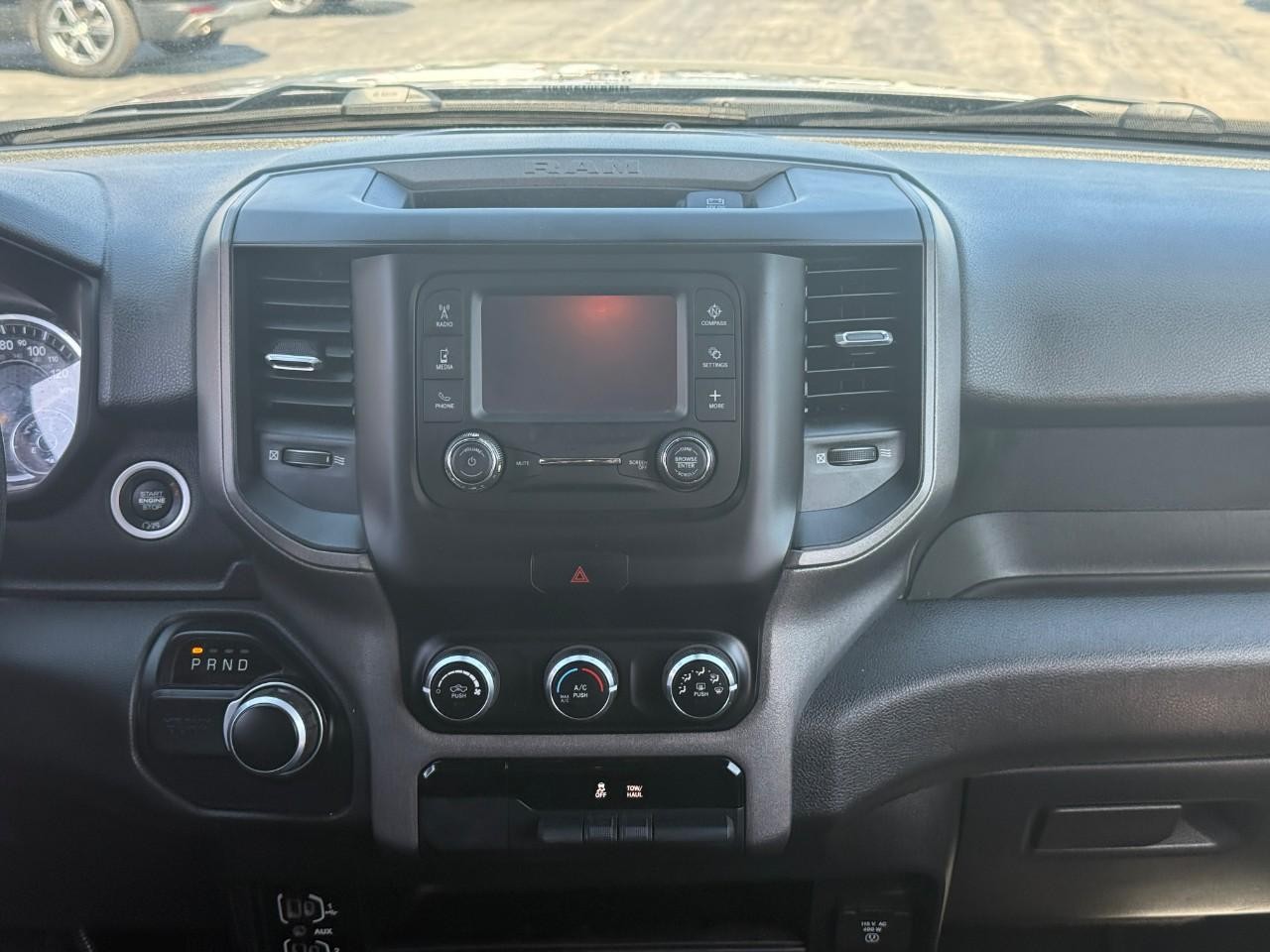 Ram 2500 Vehicle Full-screen Gallery Image 11