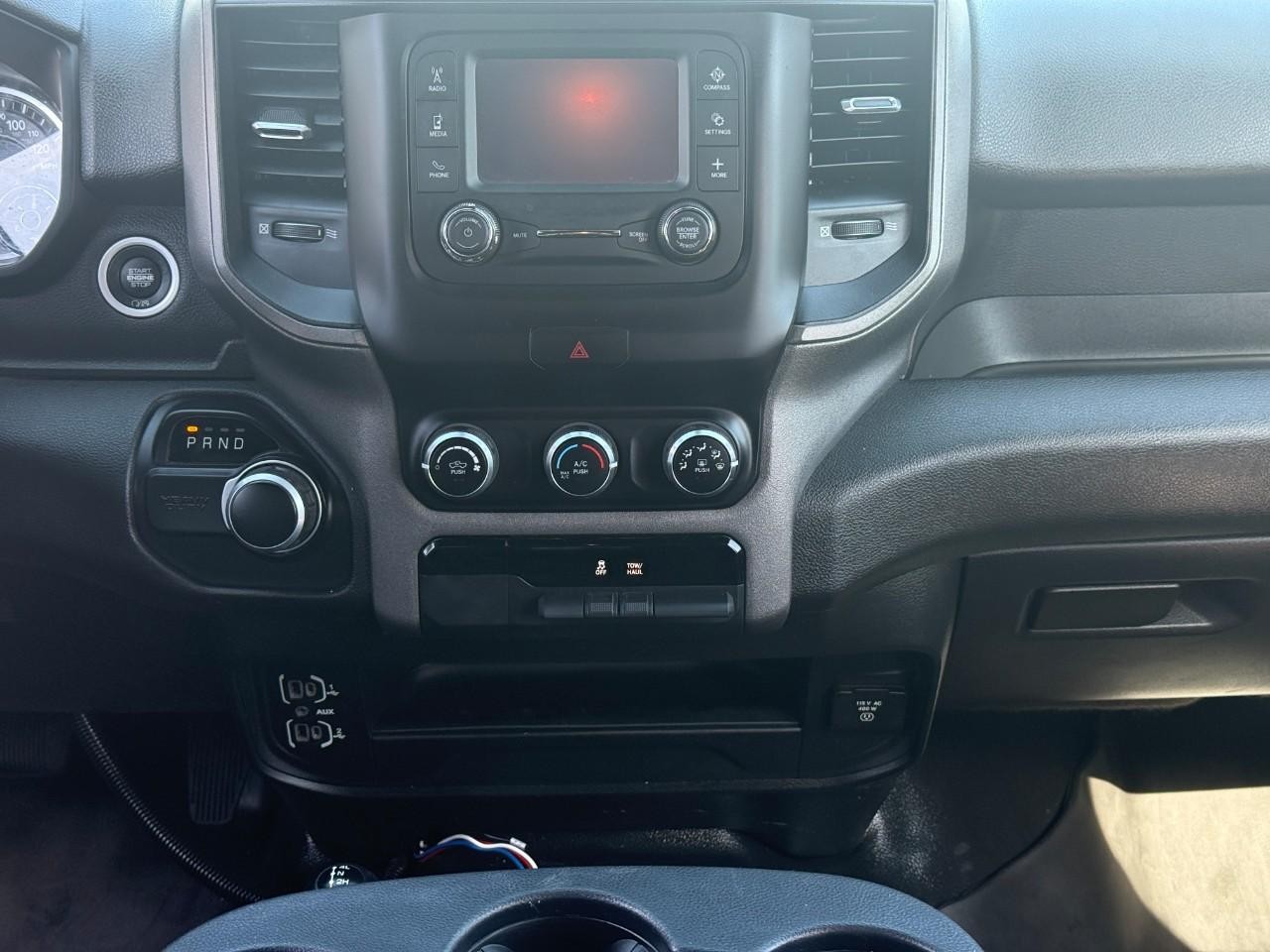 Ram 2500 Vehicle Full-screen Gallery Image 12