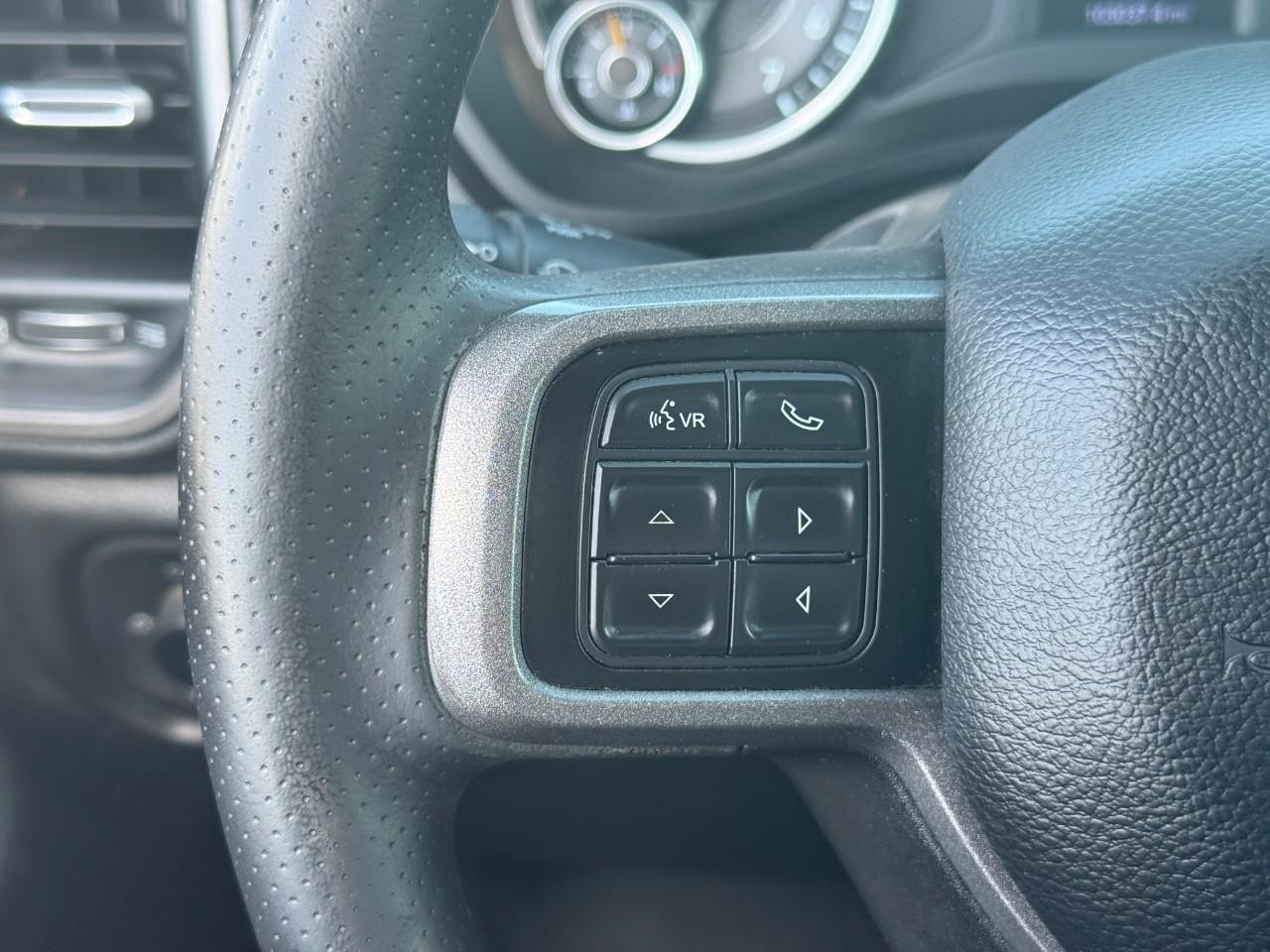 Ram 2500 Vehicle Full-screen Gallery Image 16