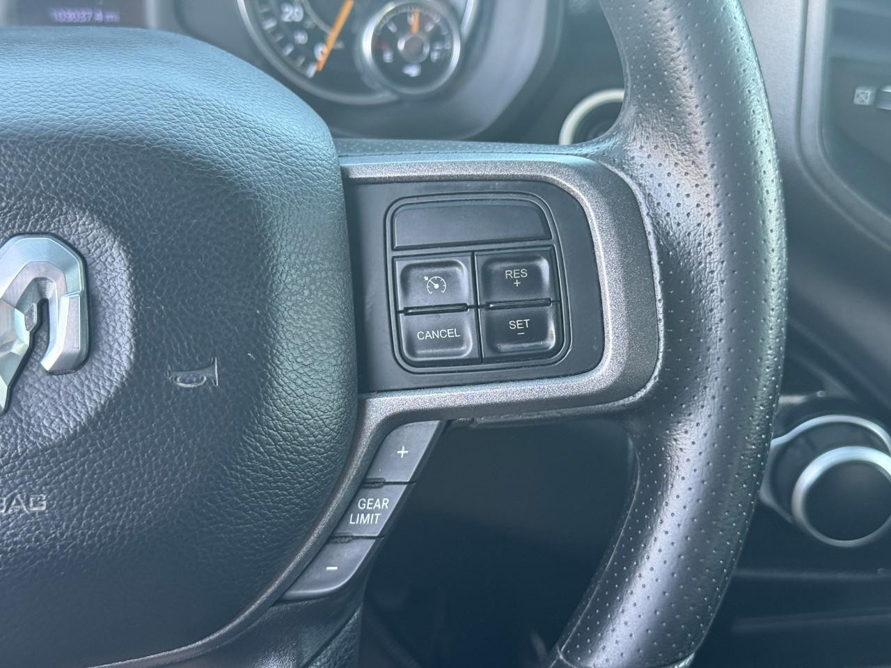 Ram 2500 Vehicle Full-screen Gallery Image 17