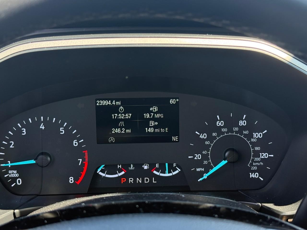 Ford Escape Vehicle Full-screen Gallery Image 22