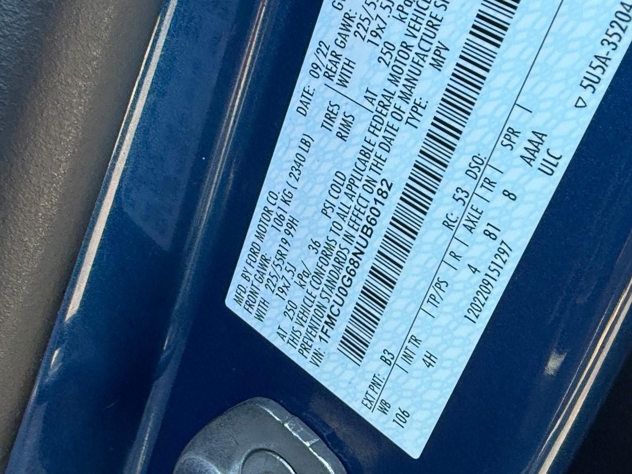 Ford Escape Vehicle Full-screen Gallery Image 26