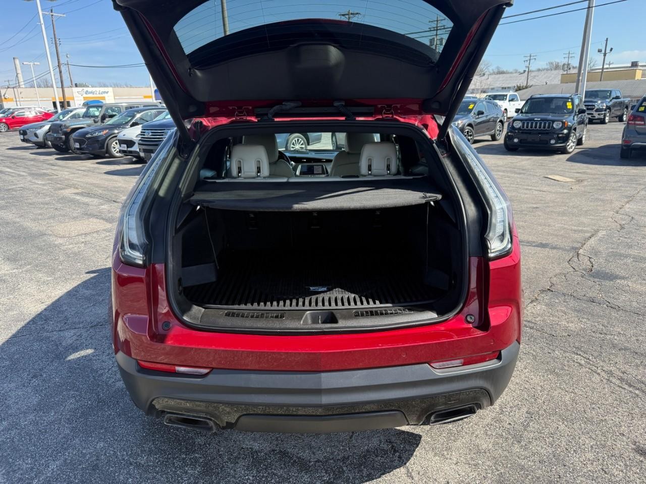 Cadillac XT4 Vehicle Full-screen Gallery Image 08