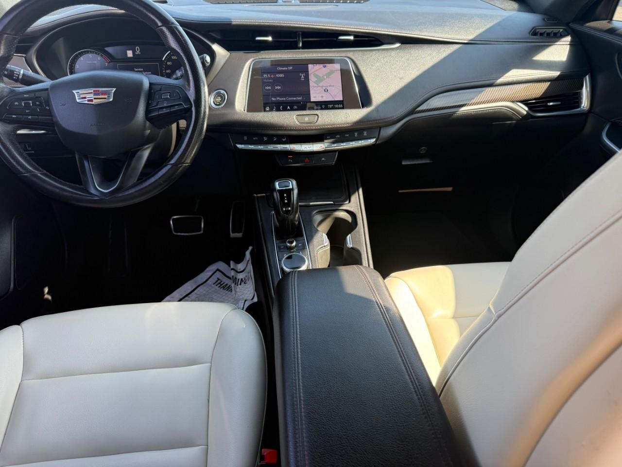 Cadillac XT4 Vehicle Full-screen Gallery Image 11